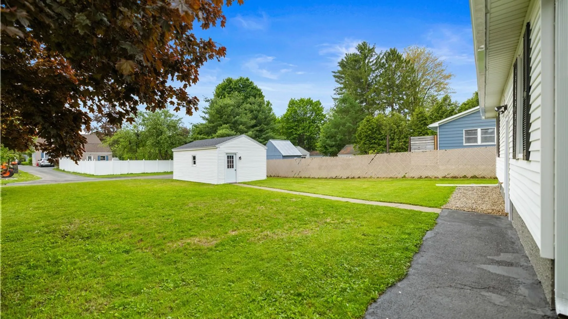 Property at 910 Mckinley Avenue, Rome, NY 13440 4