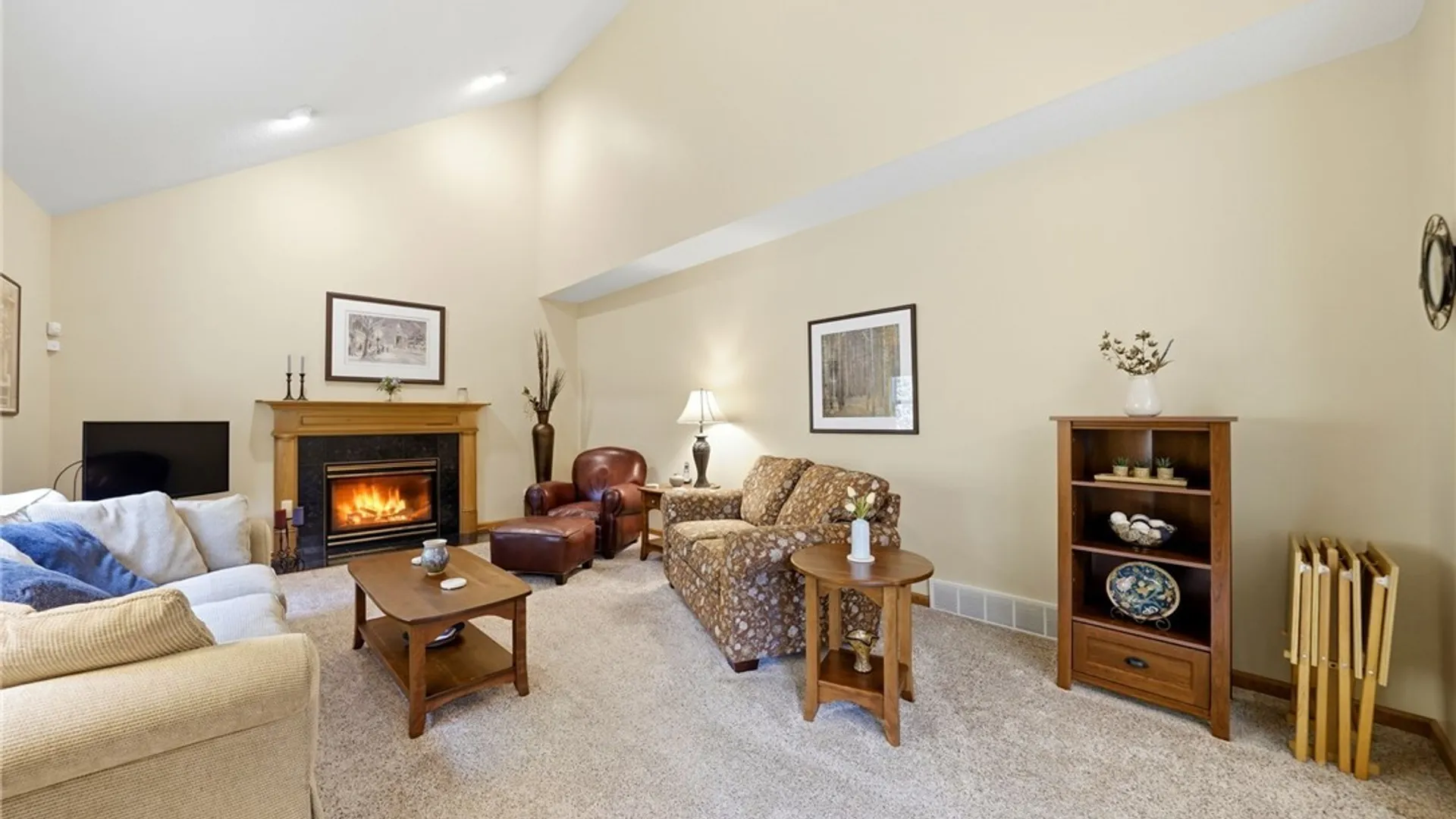 Property at 4178 Foxwood Ln, Clarence, NY 14221 16