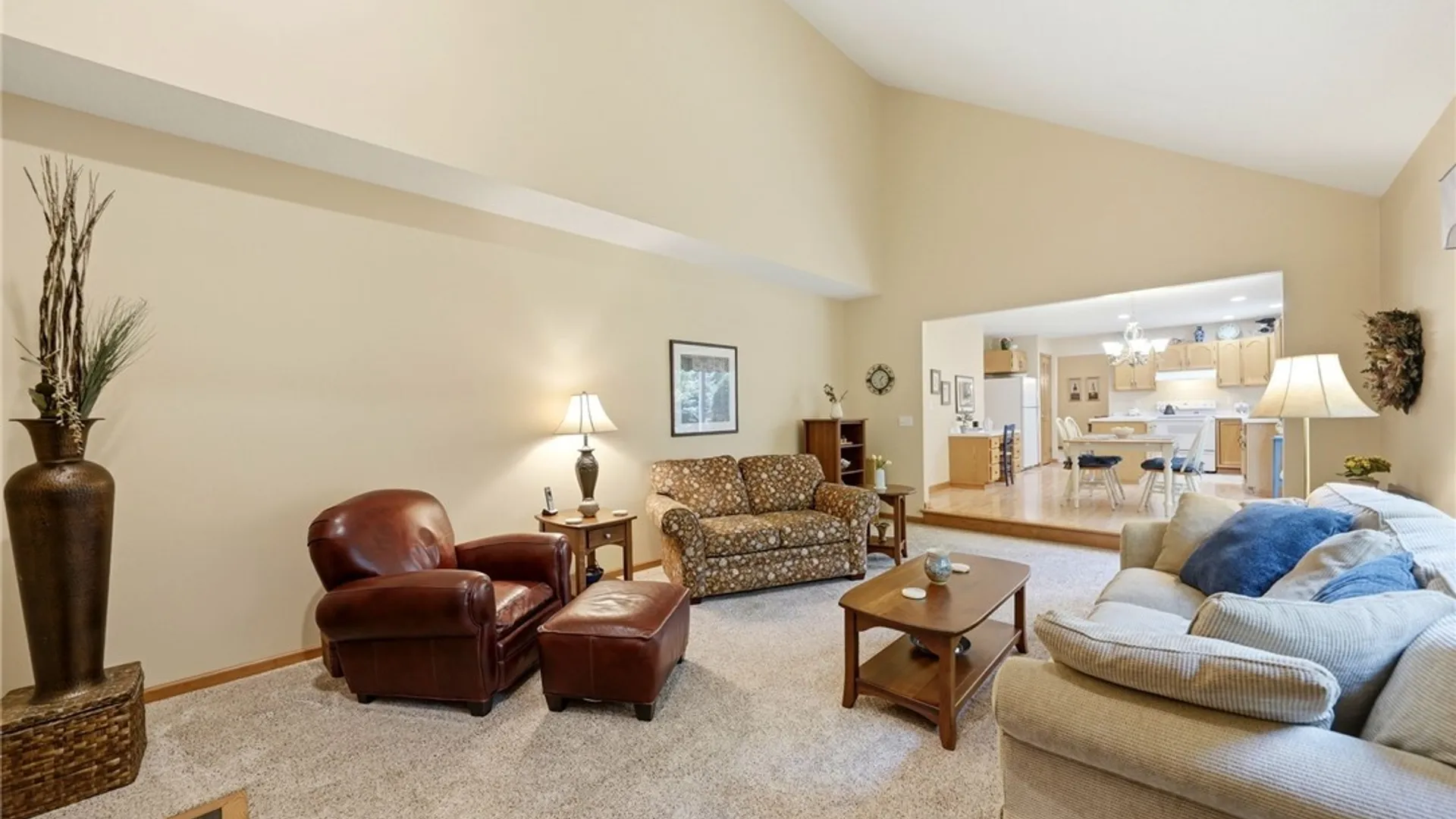 Property at 4178 Foxwood Ln, Clarence, NY 14221 17