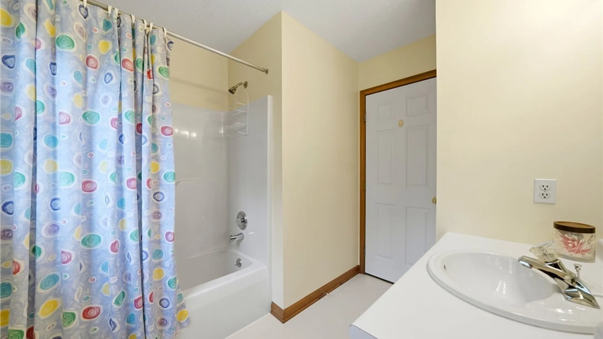Property at 4178 Foxwood Ln, Clarence, NY 14221 31