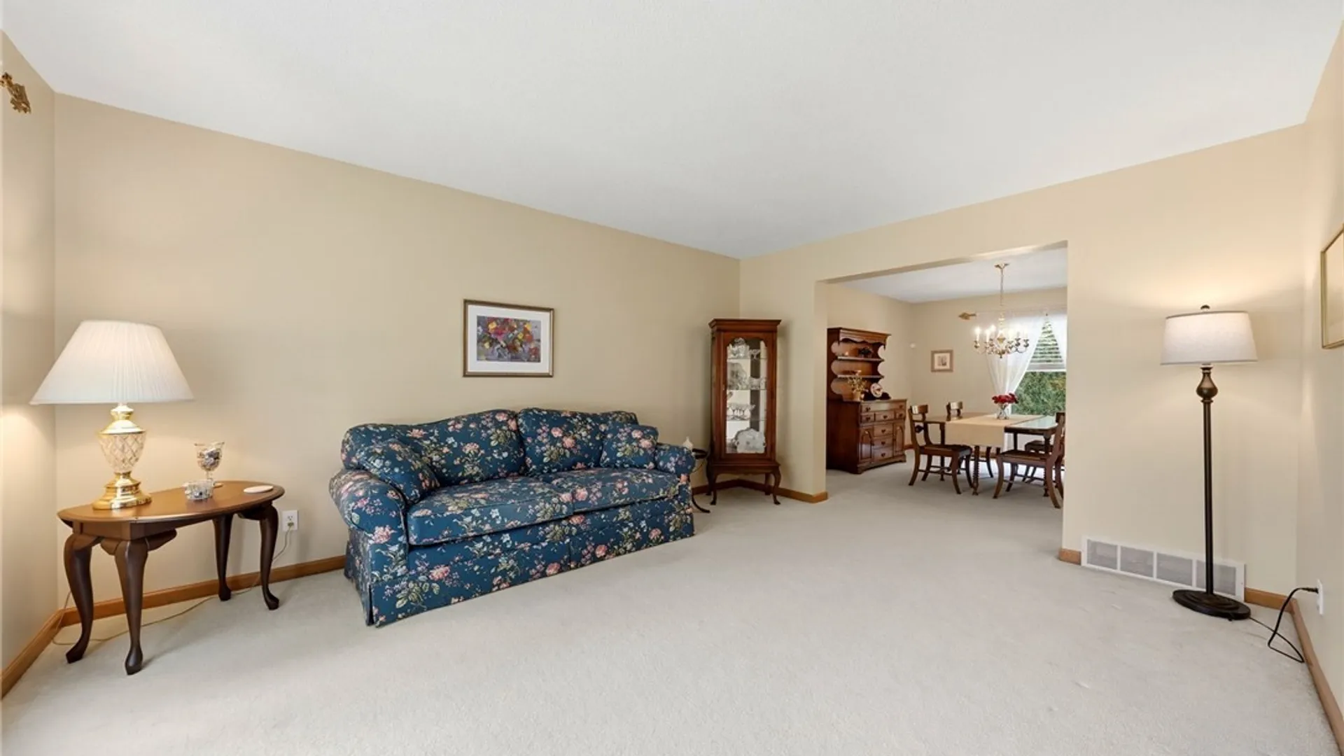 Property at 4178 Foxwood Ln, Clarence, NY 14221 8