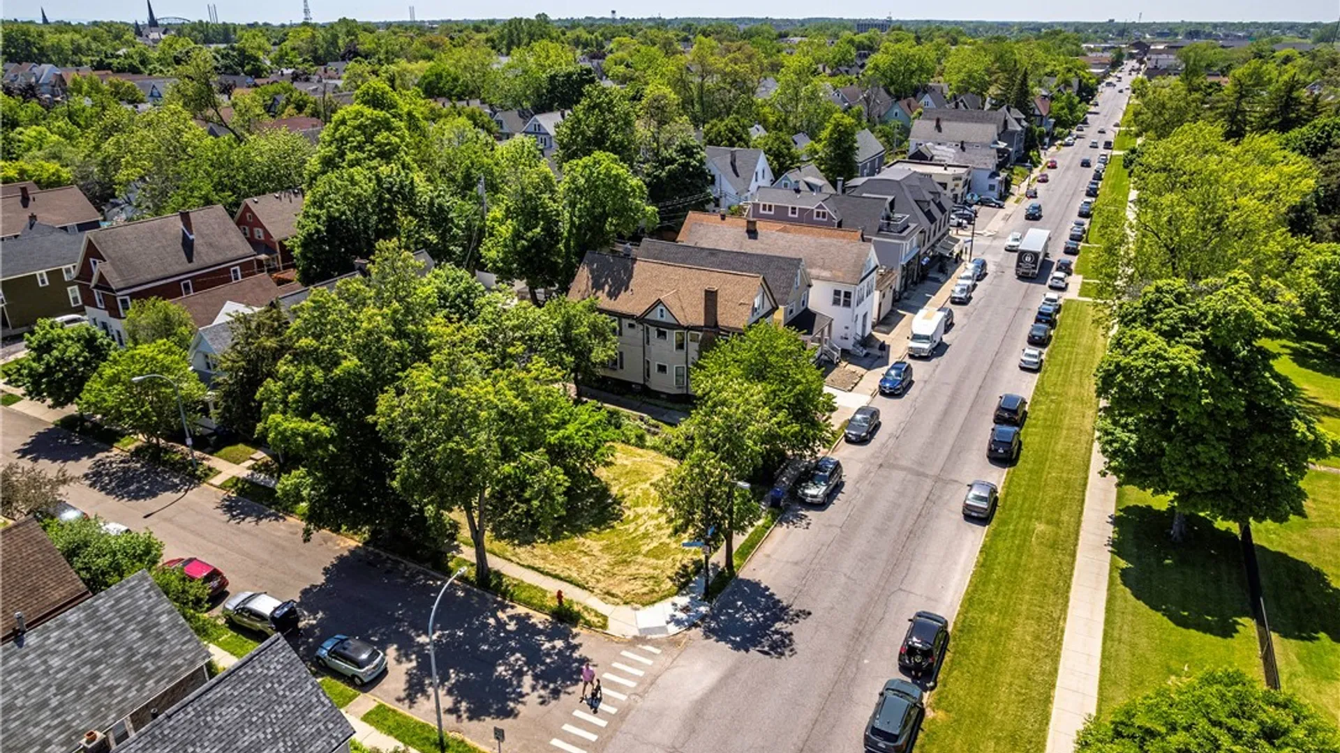 Property at 411 Forest Avenue, Buffalo, NY 14213 5