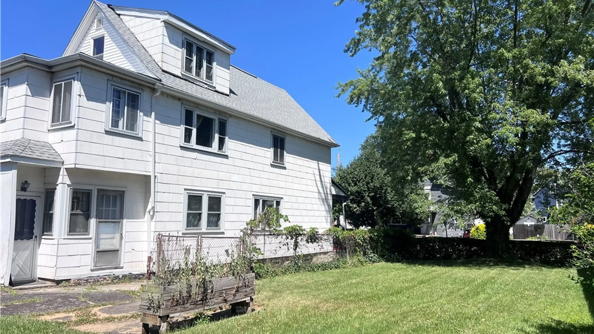 Property at 240 Longnecker Street, Buffalo, NY 14206 2
