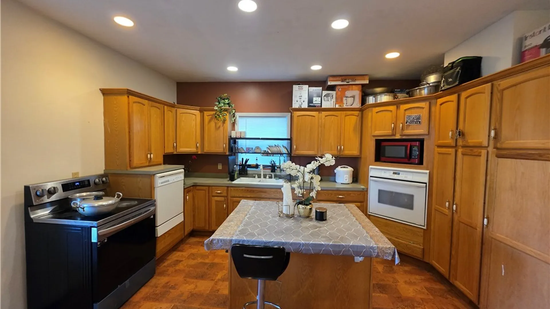 Property at 1611 Seymour Avenue, Utica, NY 13501 17