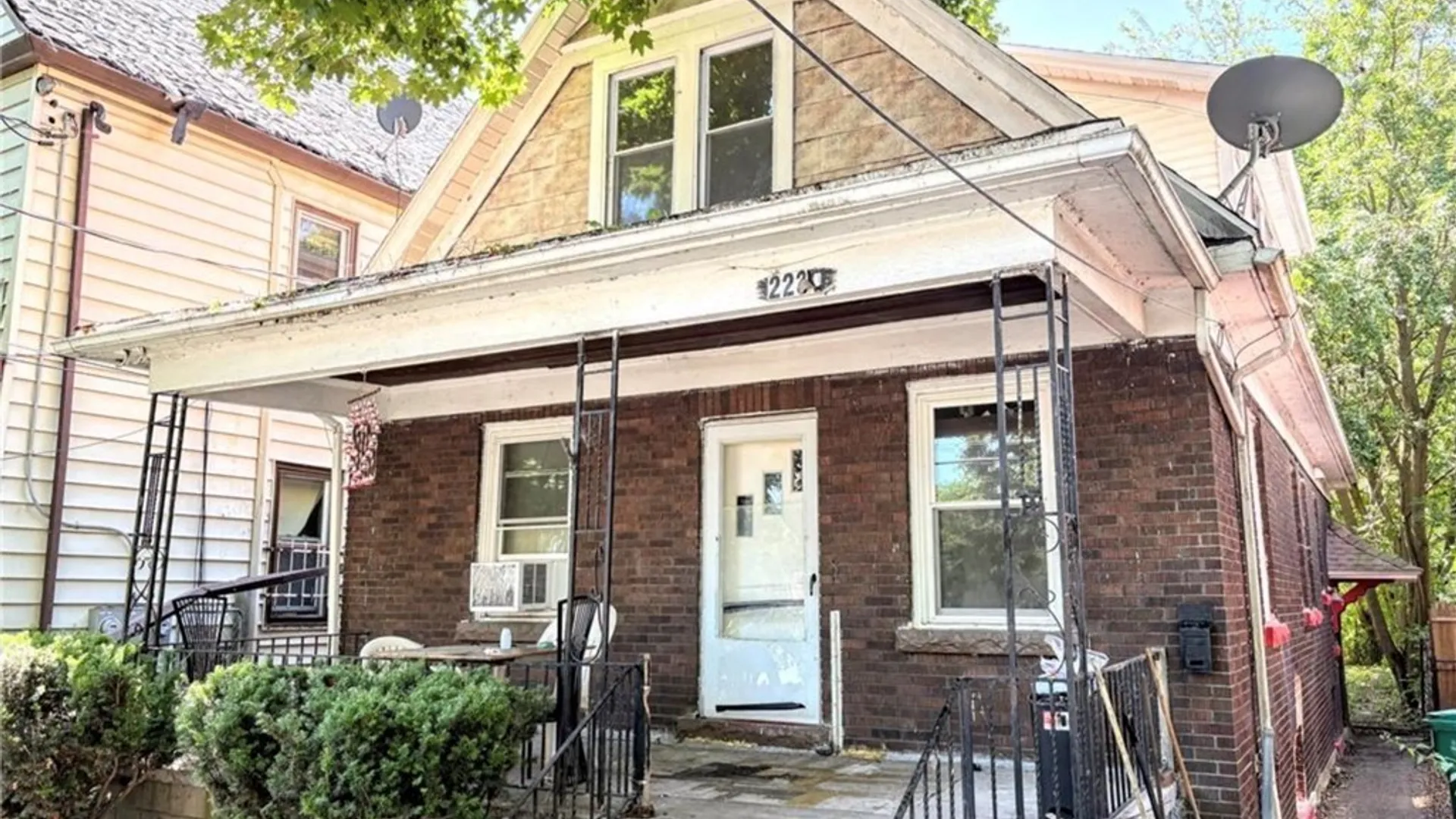 Property at 2231 Cudaback Avenue, Niagara Falls, NY 14303 2