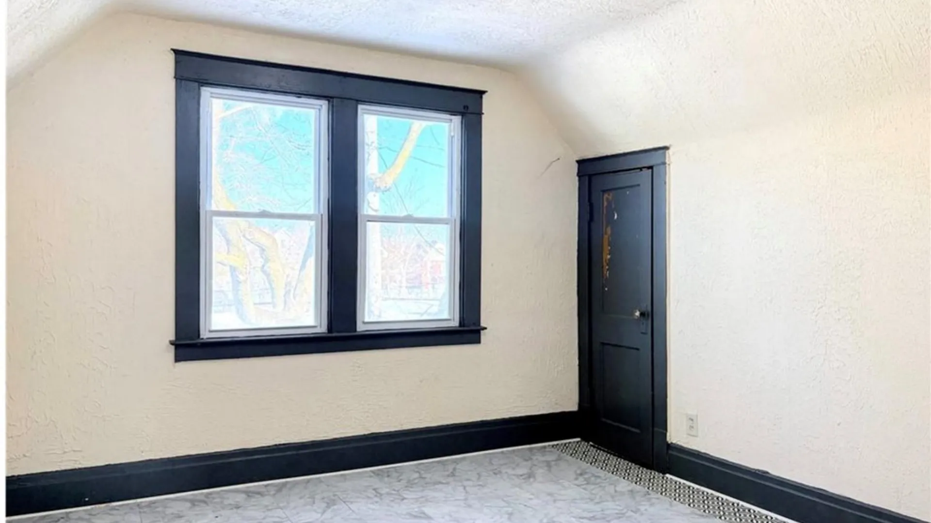 Property at 2231 Cudaback Avenue, Niagara Falls, NY 14303 9