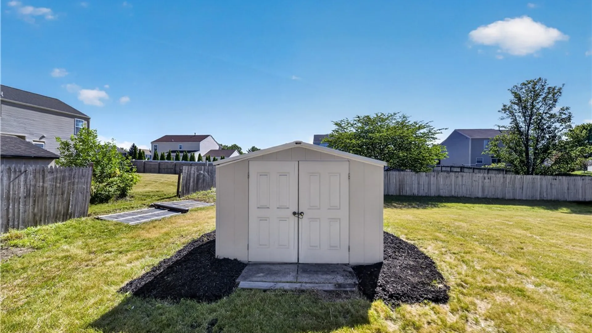 Property at 8405 Esperance Trl, Clay, NY 13090 47
