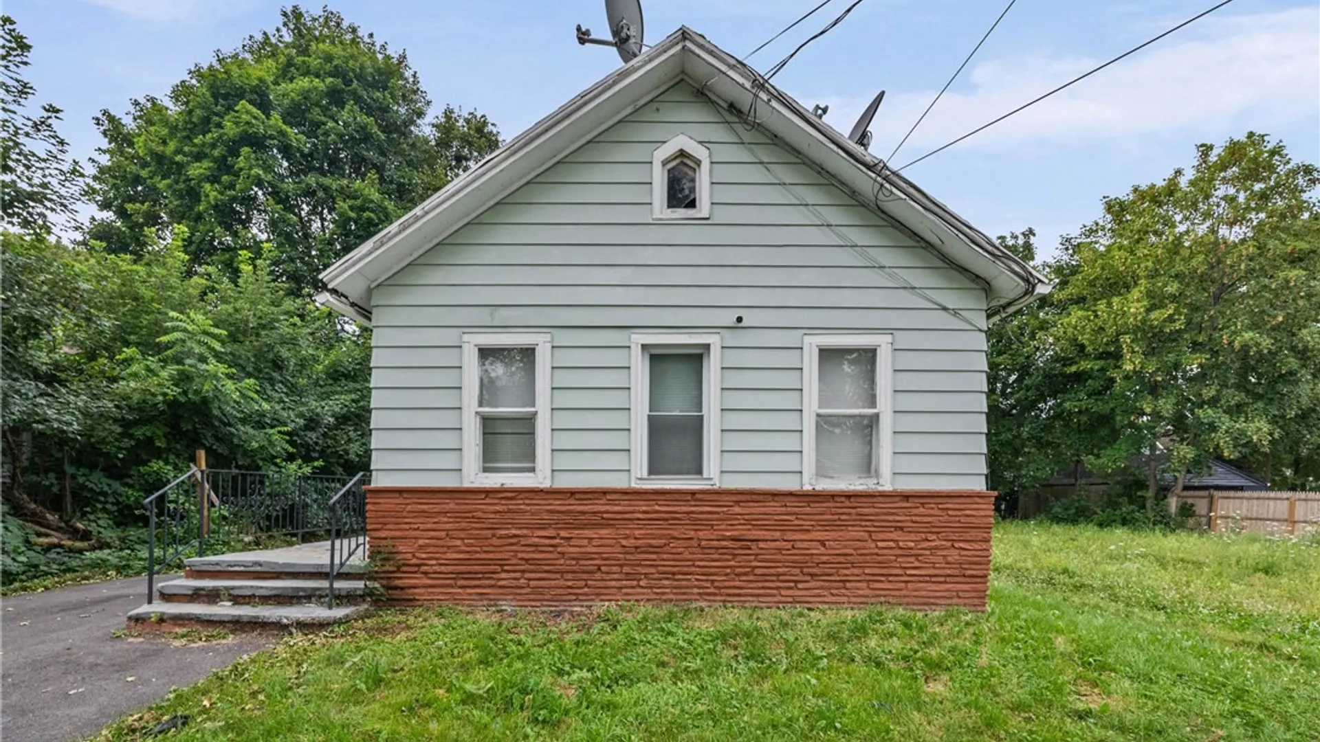 Property at 181 Myrtle Street, Rochester, NY 14606 3