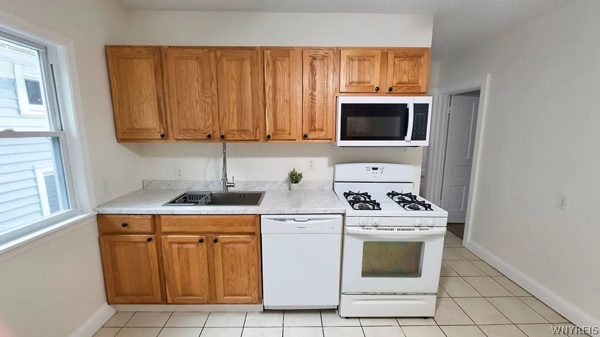 Property at 416 Baynes Street, Buffalo, NY 14213 29