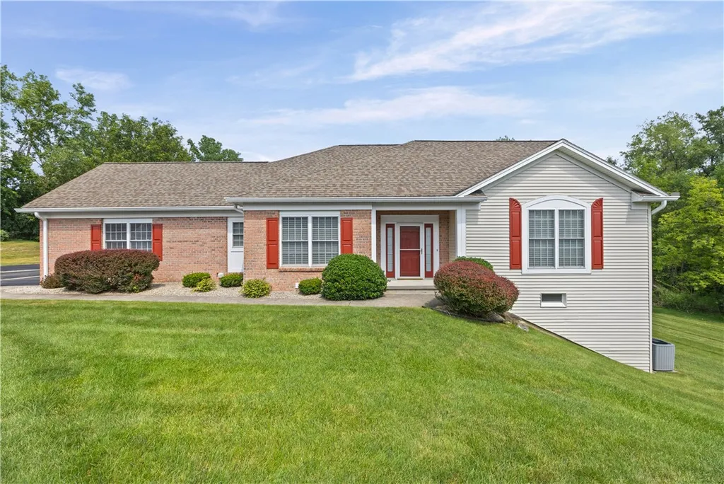 Property at 47 Granite Drive, Perinton, NY 14526