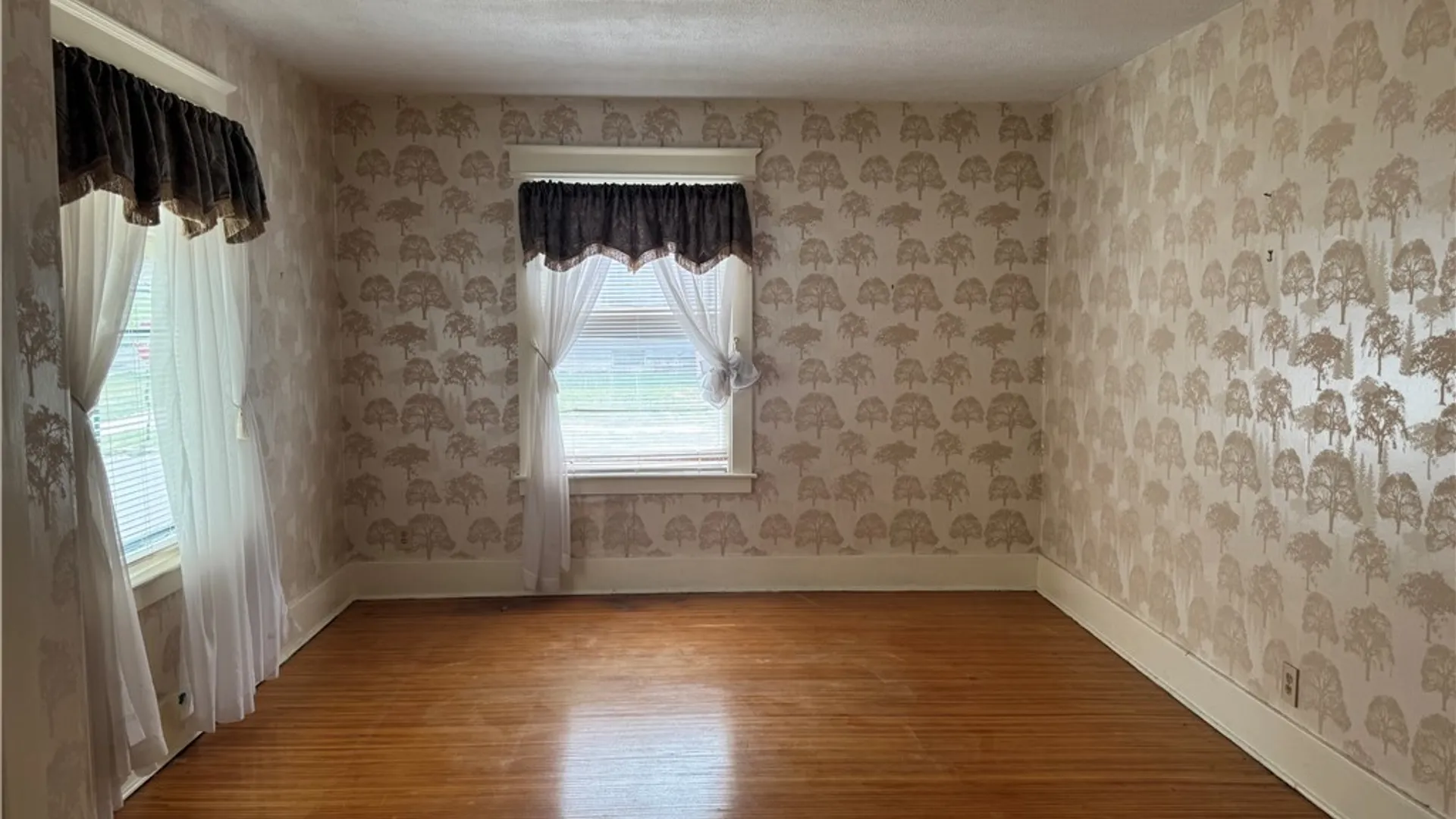Property at 2006-2008 Holland Avenue, Utica, NY 13501 5
