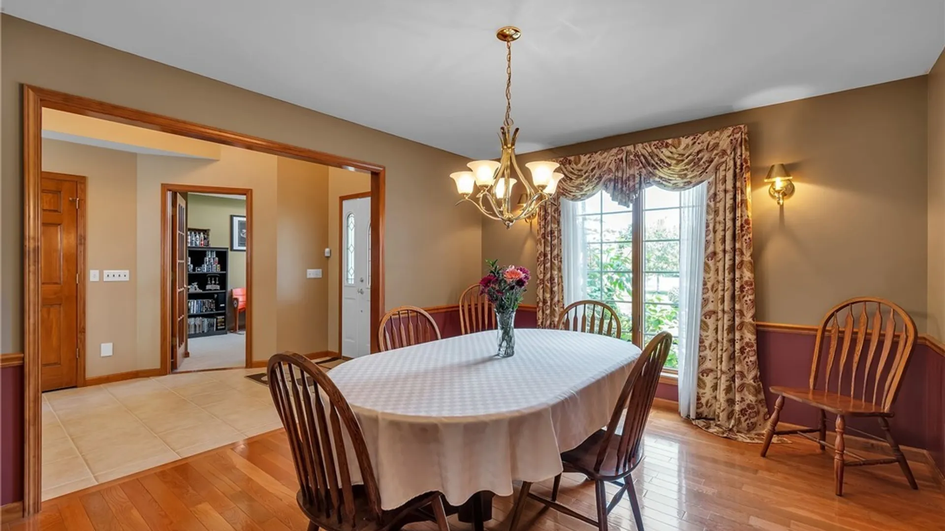 Property at 27 Ann Marie Drive, Lancaster, NY 14086 12