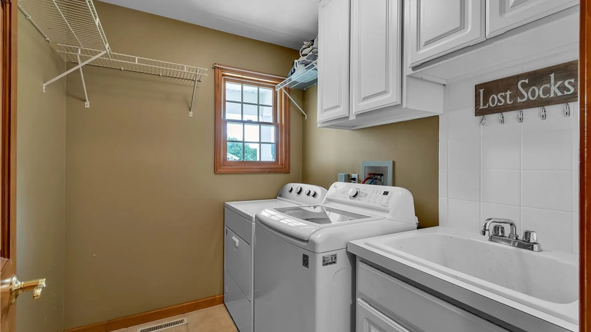 Property at 27 Ann Marie Drive, Lancaster, NY 14086 23