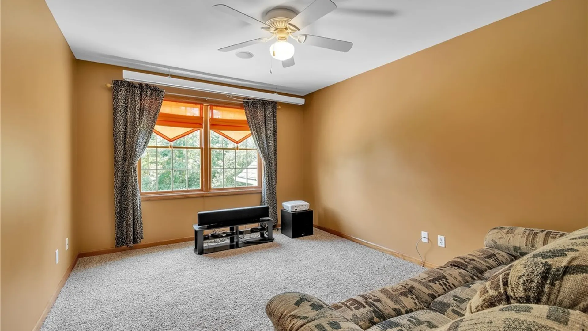 Property at 27 Ann Marie Drive, Lancaster, NY 14086 32