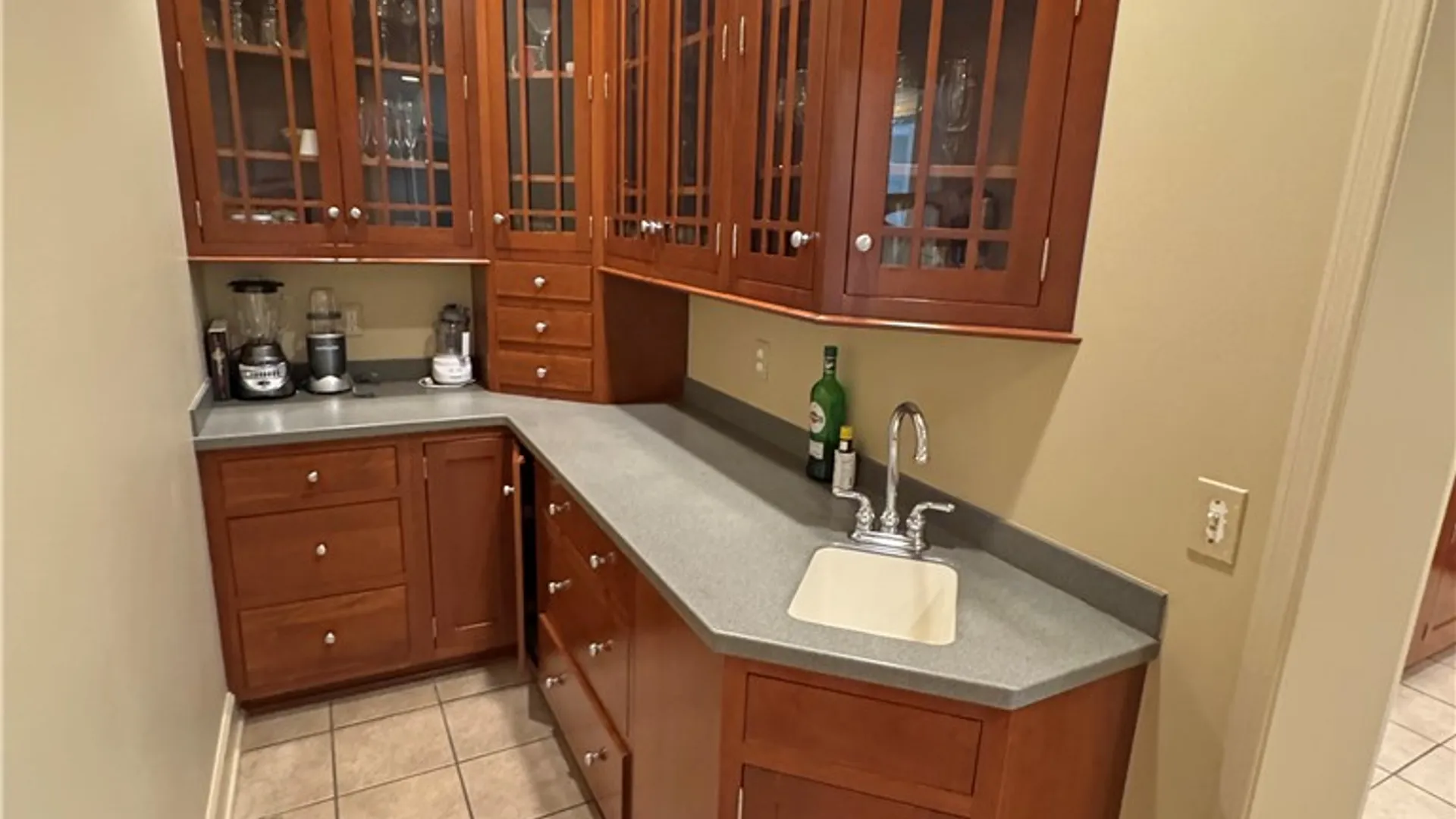 Property at 162 Barclay Square Drive, Brighton, NY 14618 9