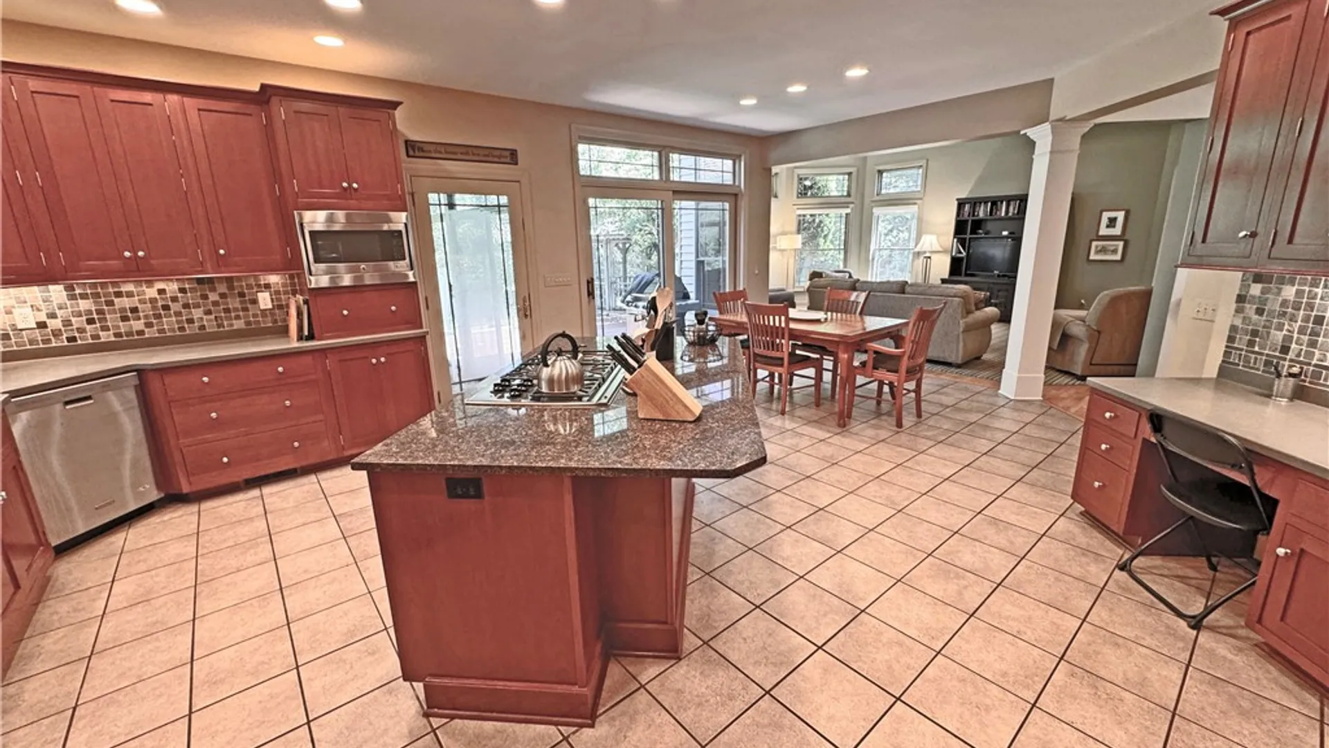 Property at 162 Barclay Square Drive, Brighton, NY 14618 10