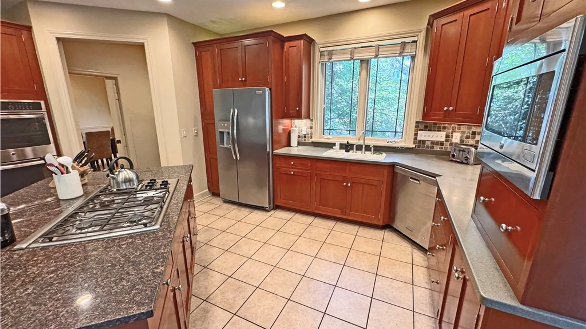 Property at 162 Barclay Square Drive, Brighton, NY 14618 12