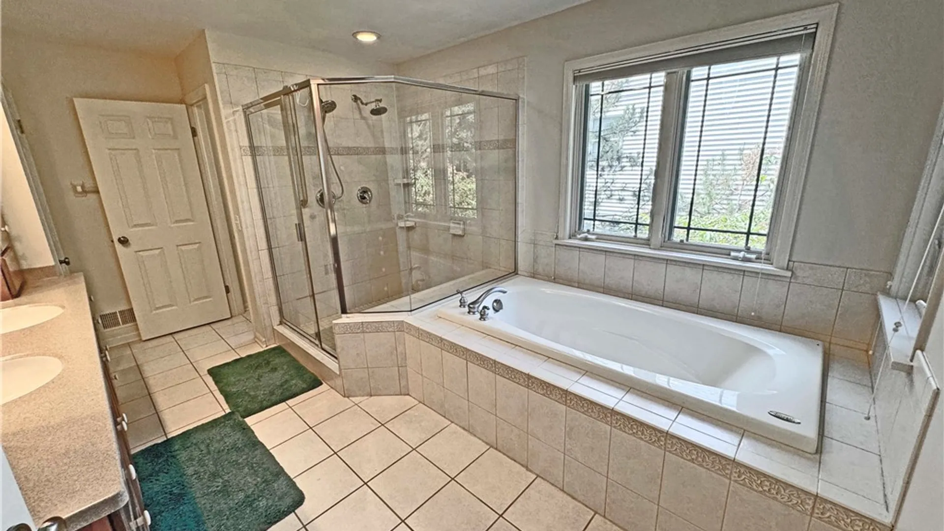 Property at 162 Barclay Square Drive, Brighton, NY 14618 35