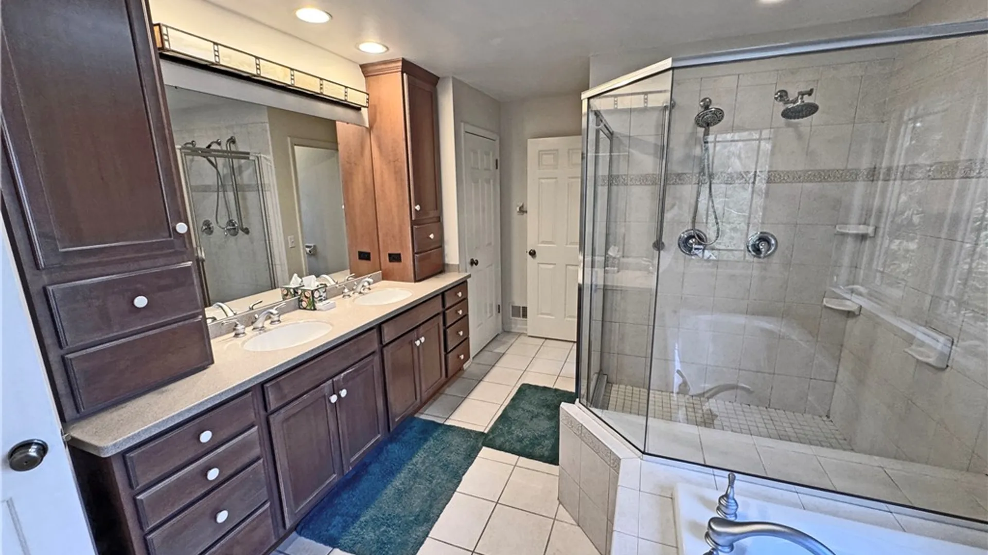 Property at 162 Barclay Square Drive, Brighton, NY 14618 36