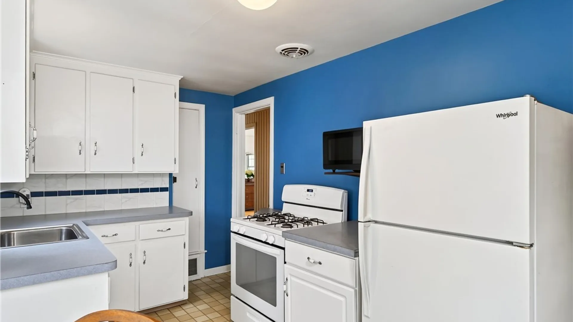 Property at 76 Canterbury Lane, Tonawanda, NY 14217 22