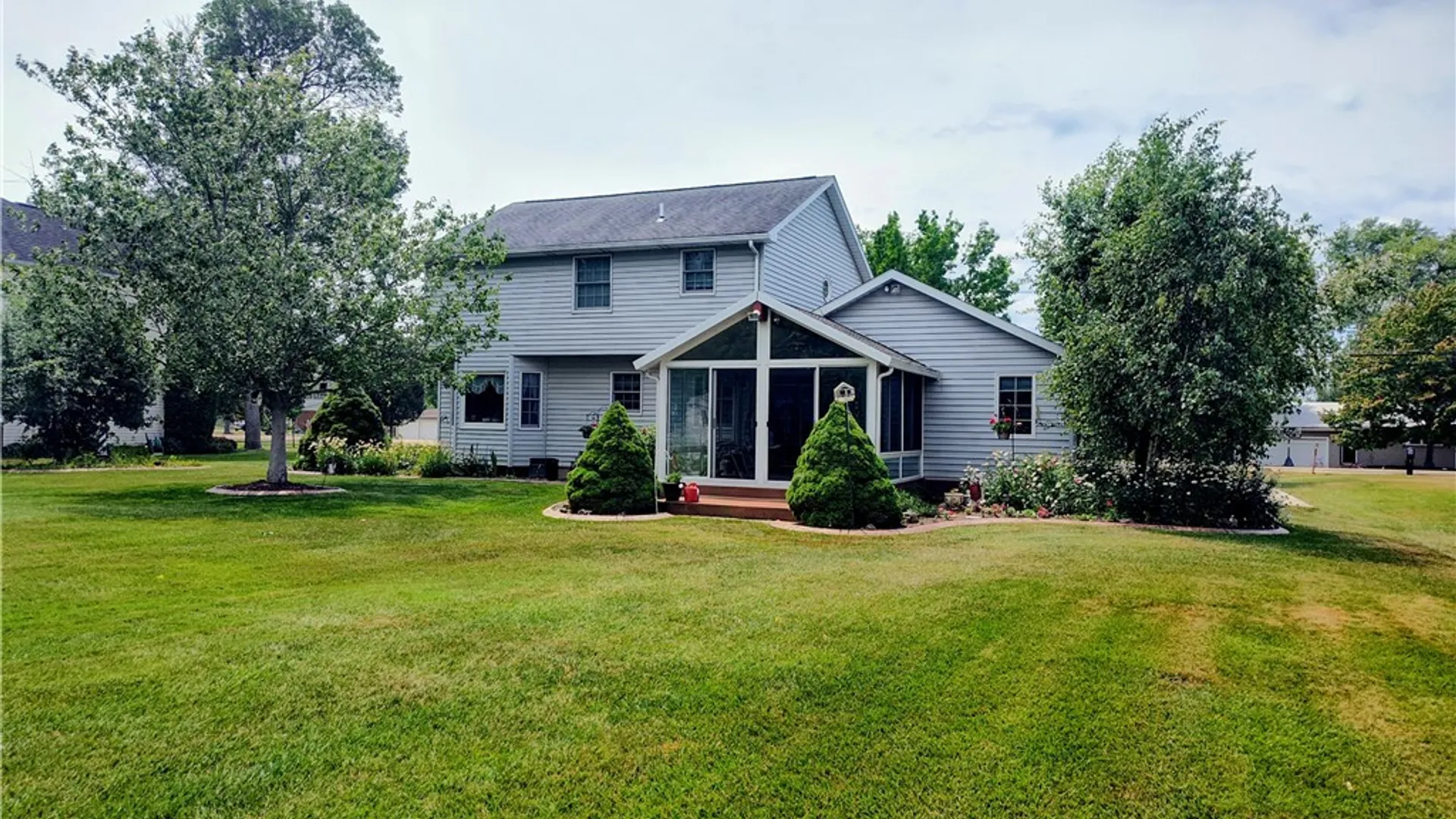 Property at 1616 Lakeview Road, Hamburg, NY 14085 34