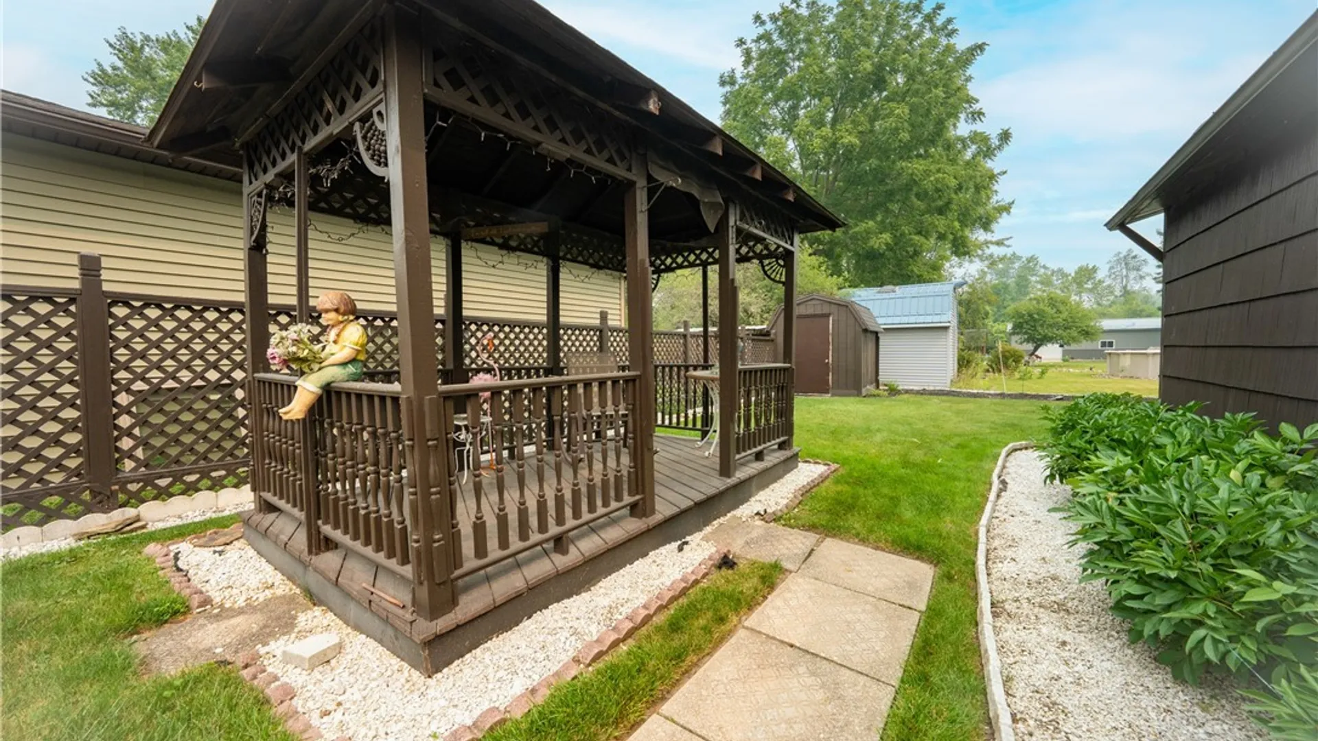 Property at 294 North Avenue, West Seneca, NY 14224 9