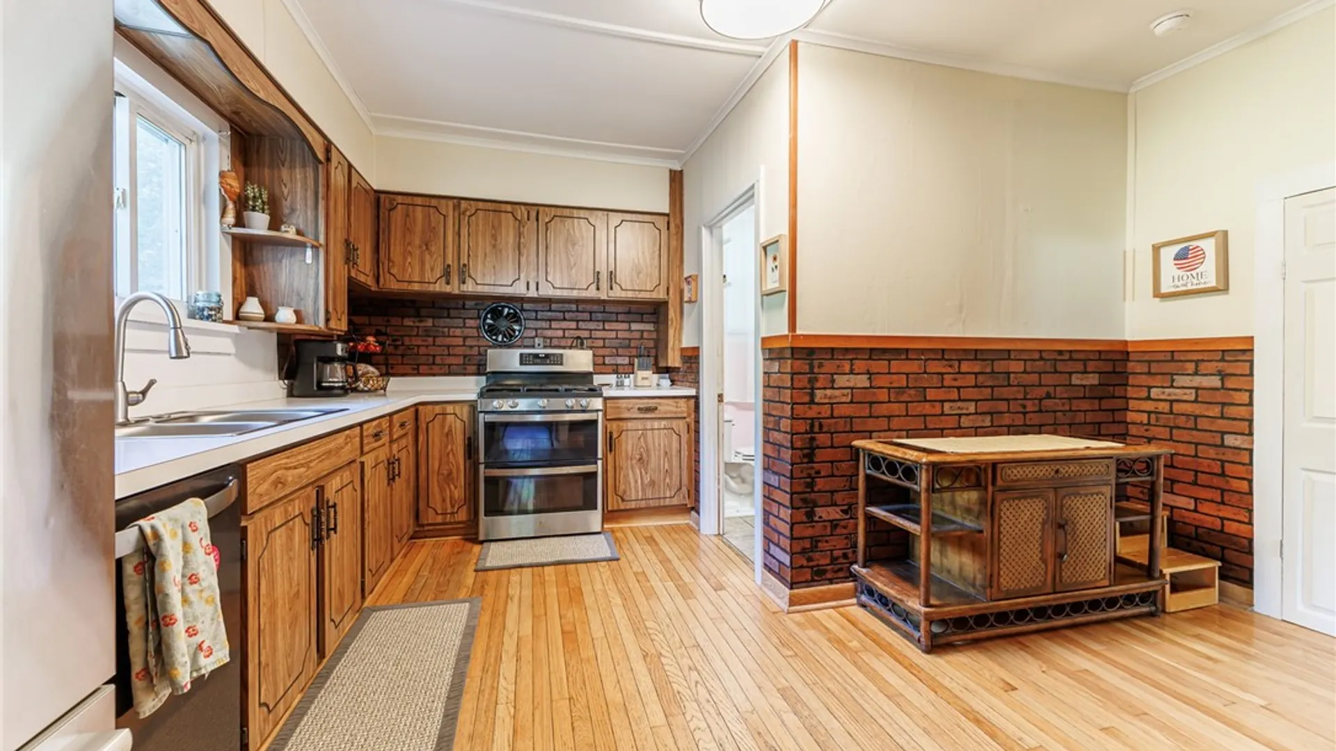 Property at 82 Chapel St, Canandaigua City, NY 14424 10