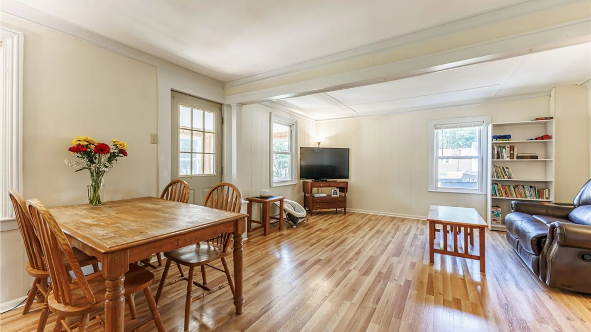 Property at 82 Chapel St, Canandaigua City, NY 14424 5