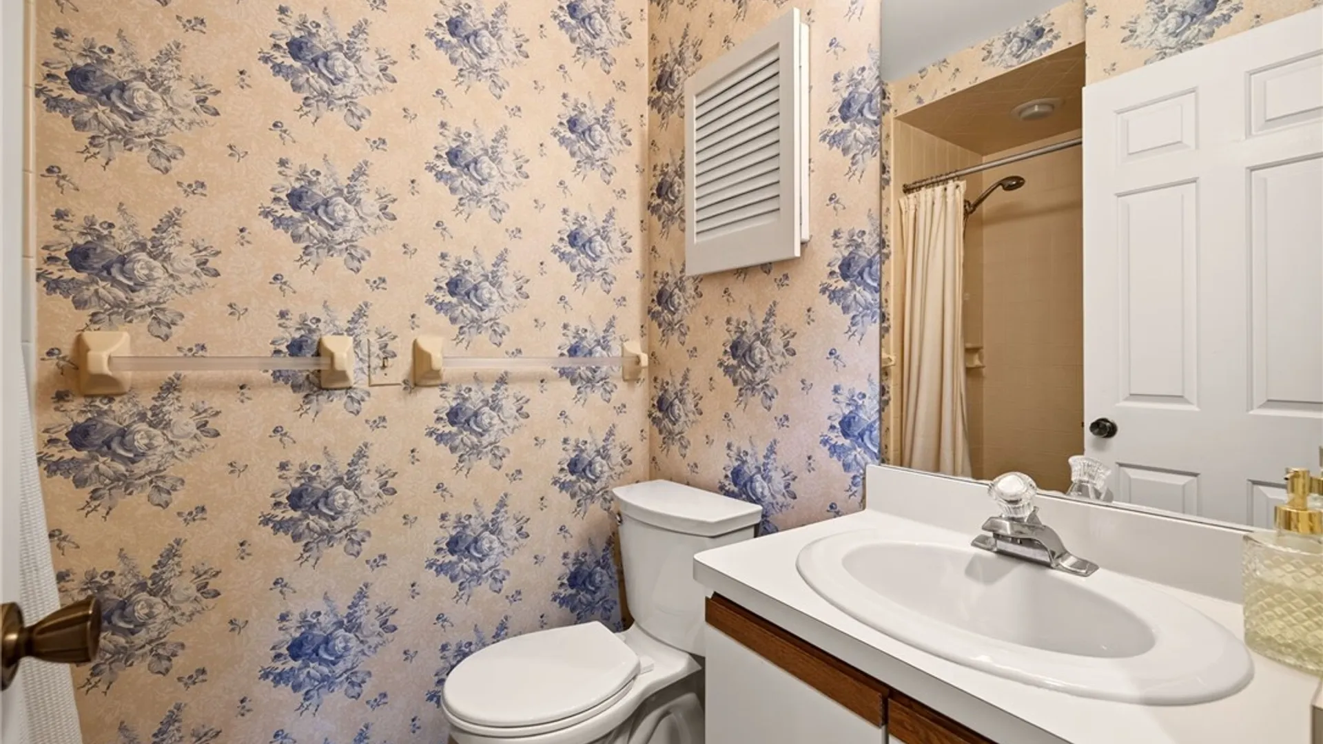 Property at 15 Foxborough Ln Lane, Henrietta, NY 14618 30