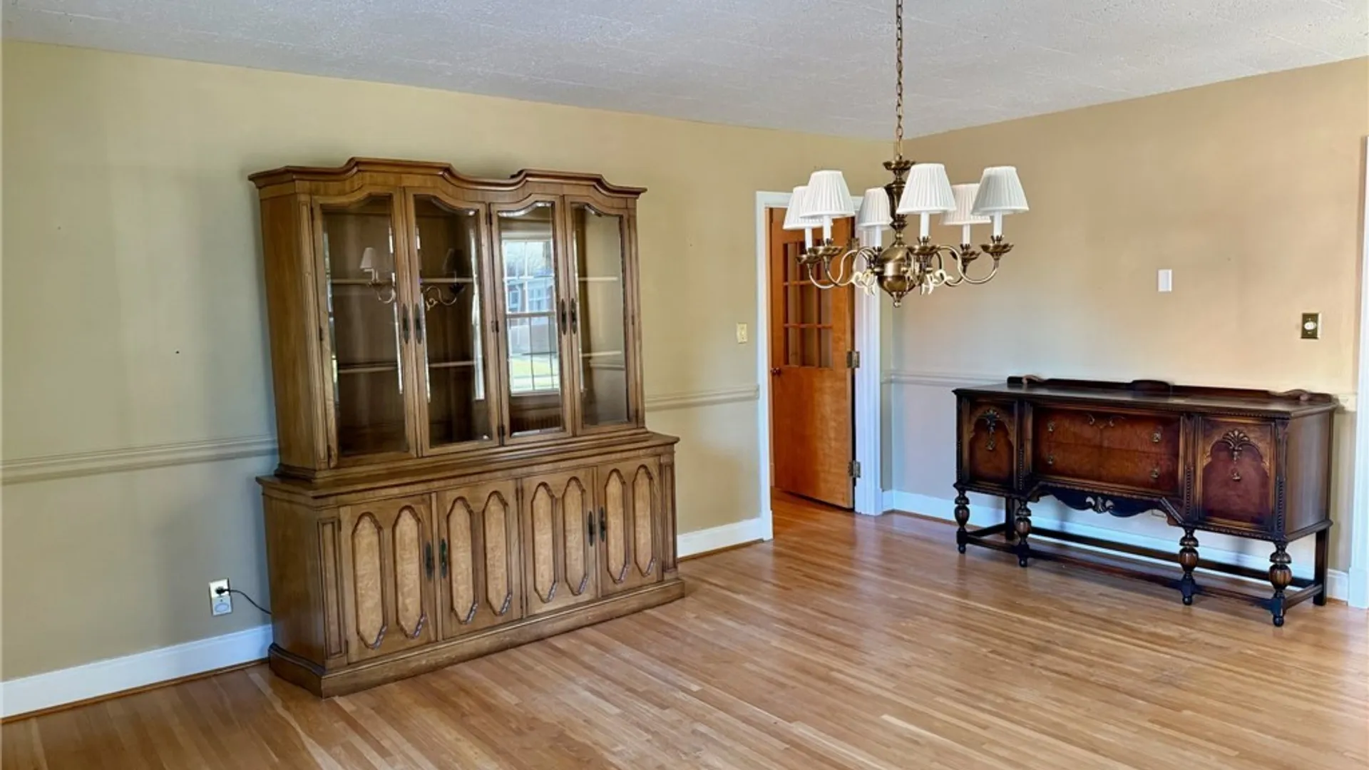 Property at 3840 Macklem Avenue, Niagara Falls, NY 14305 2