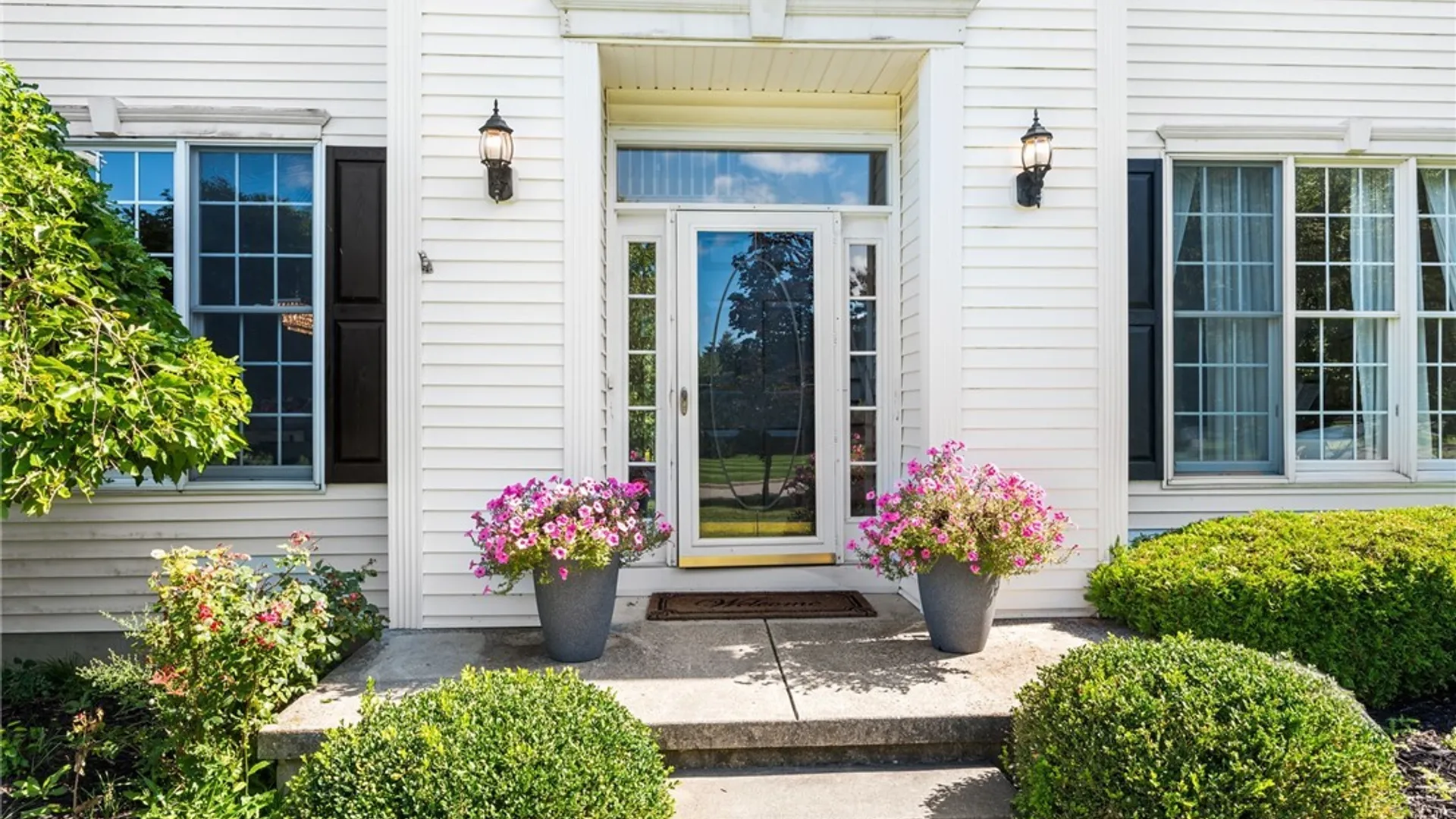 Property at 5453 Marthas Vineyard, Clarence, NY 14032 2