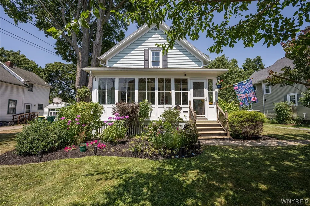 Property at 27 Linwood Avenue, Hamburg, NY 14075