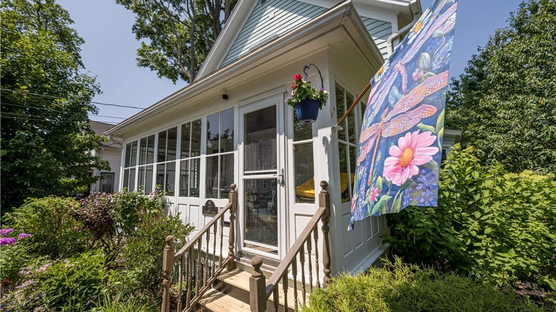 Property at 27 Linwood Avenue, Hamburg, NY 14075 5
