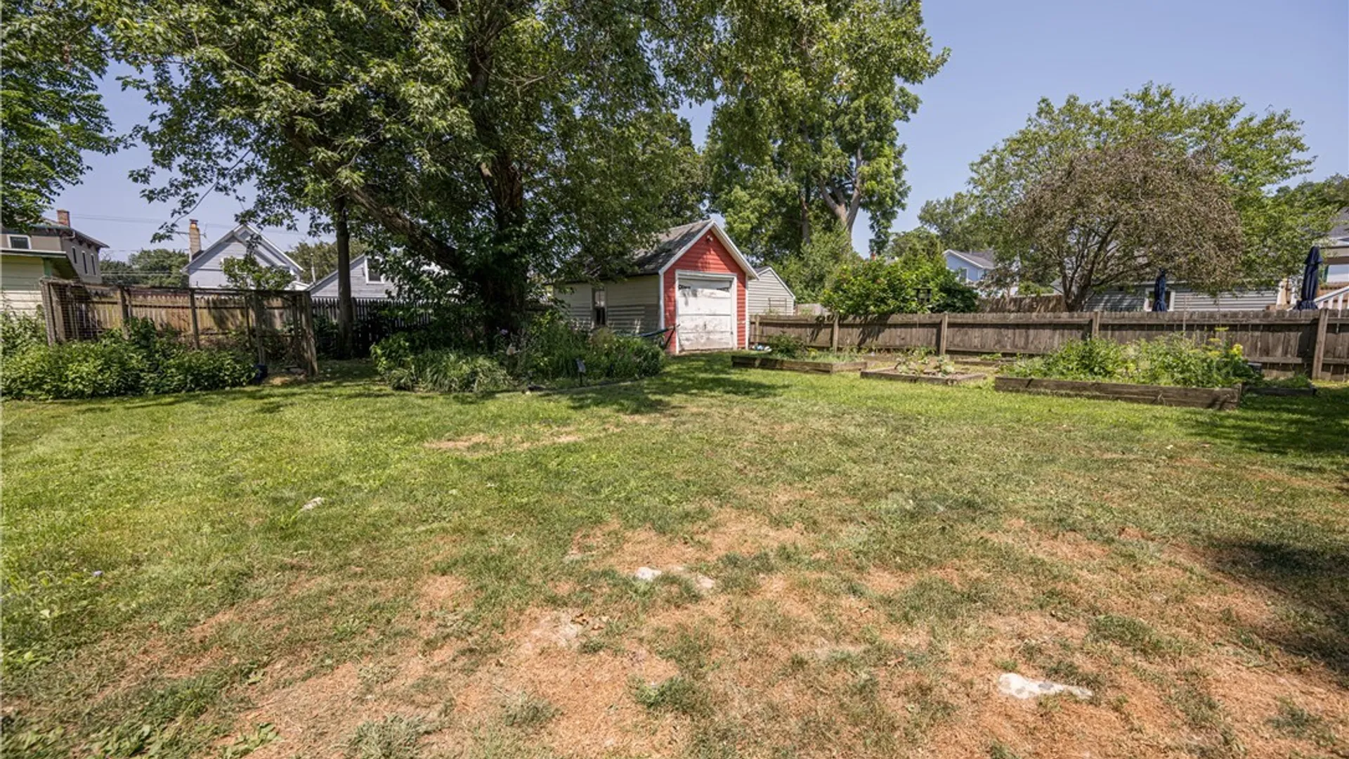 Property at 27 Linwood Avenue, Hamburg, NY 14075 44