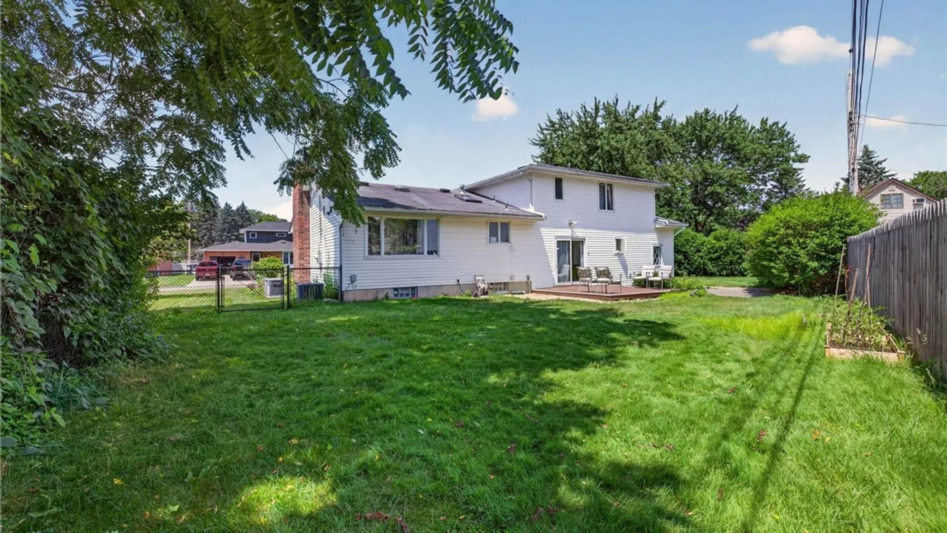 Property at 33 Gregory Drive, West Seneca, NY 14224 36