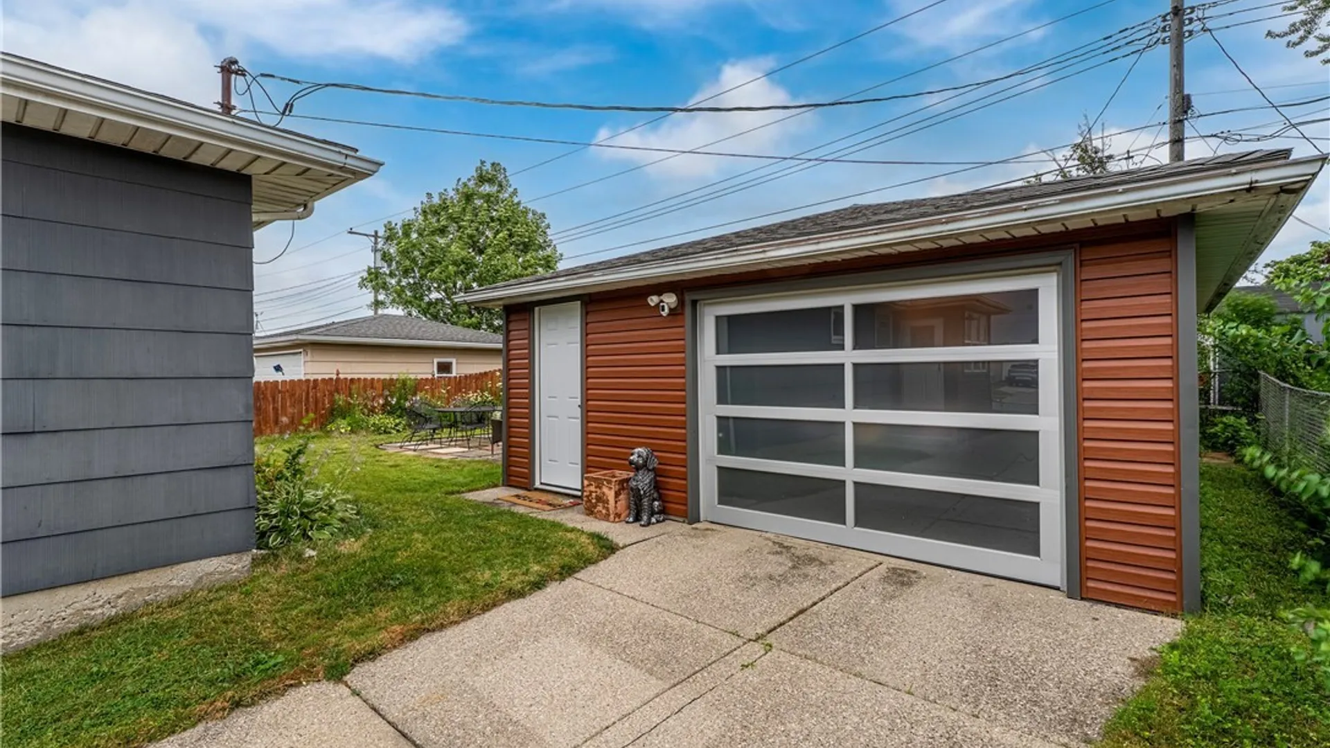 Property at 21 Caroline Ln, Cheektowaga, NY 14043 5