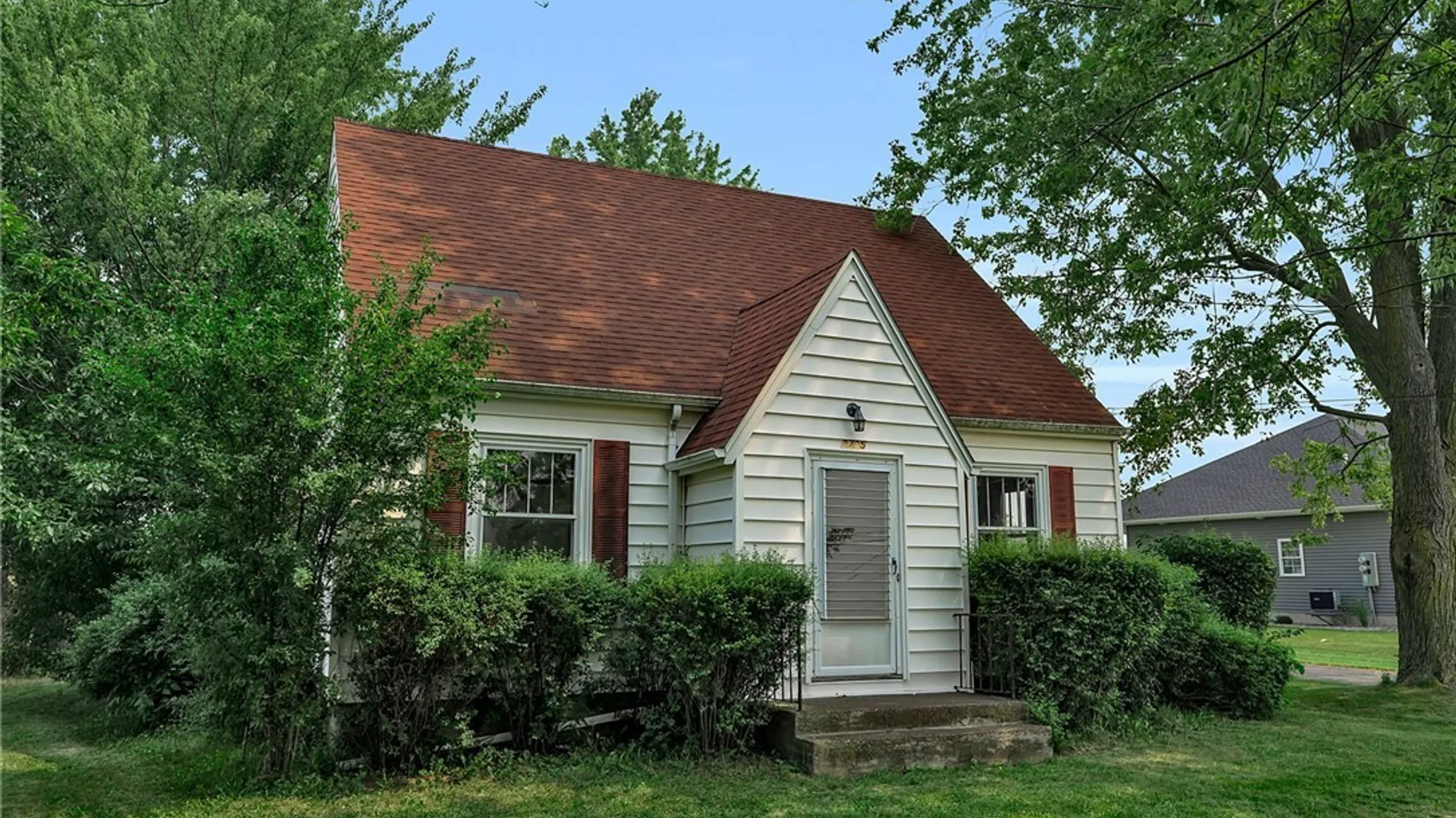 Property at 2705 Niagara Road, Wheatfield, NY 14304 2