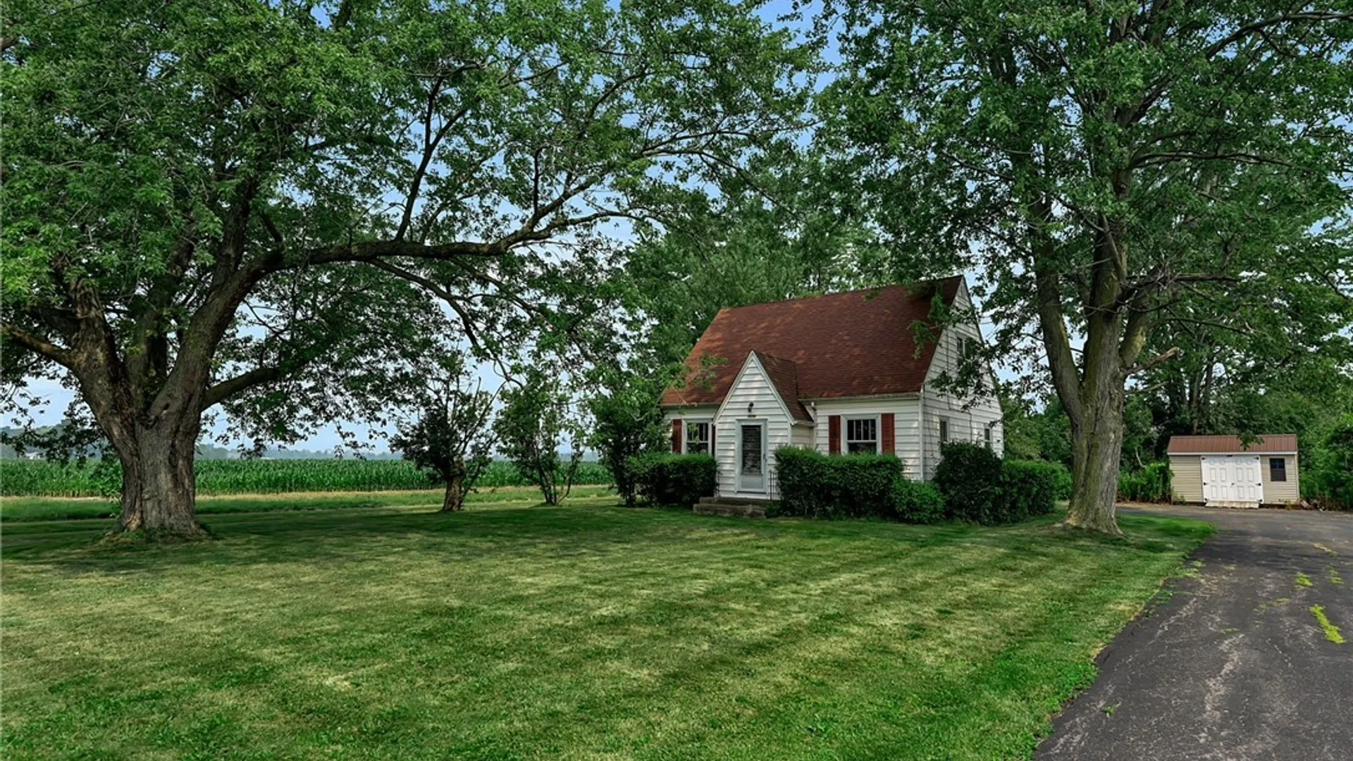 Property at 2705 Niagara Road, Wheatfield, NY 14304 5