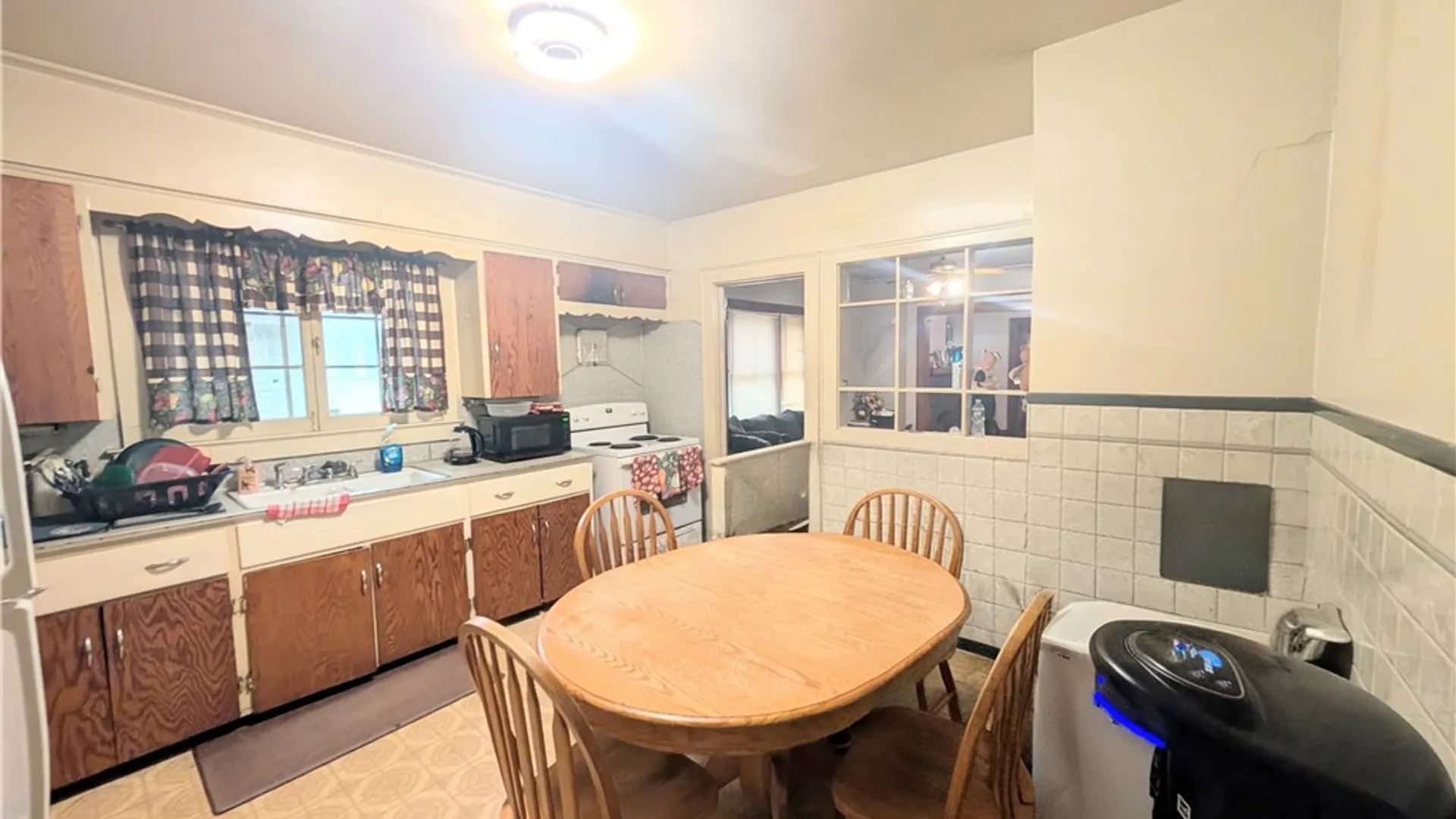 Property at 563-565 Woodbine Avenue, Rochester, NY 14619 9