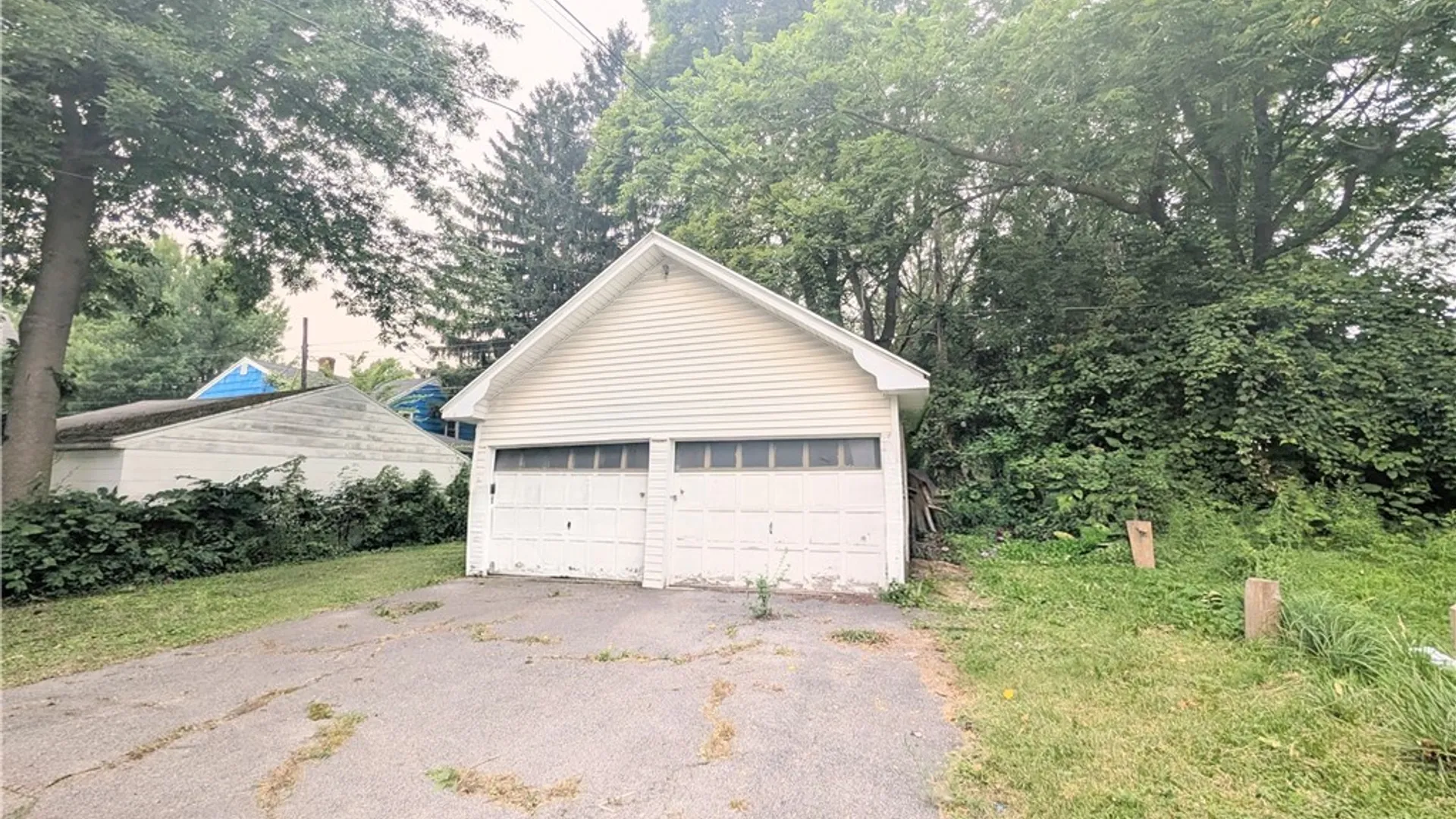 Property at 563-565 Woodbine Avenue, Rochester, NY 14619 3