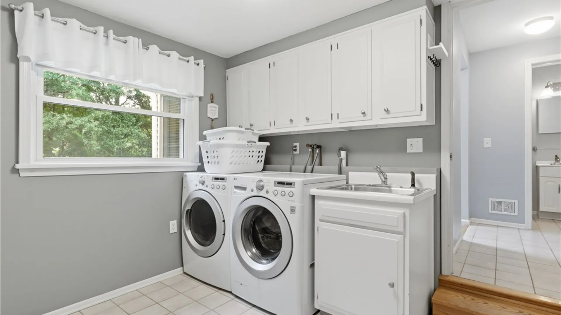 Property at 36 Autumn Oak Circle, Penfield, NY 14526 32