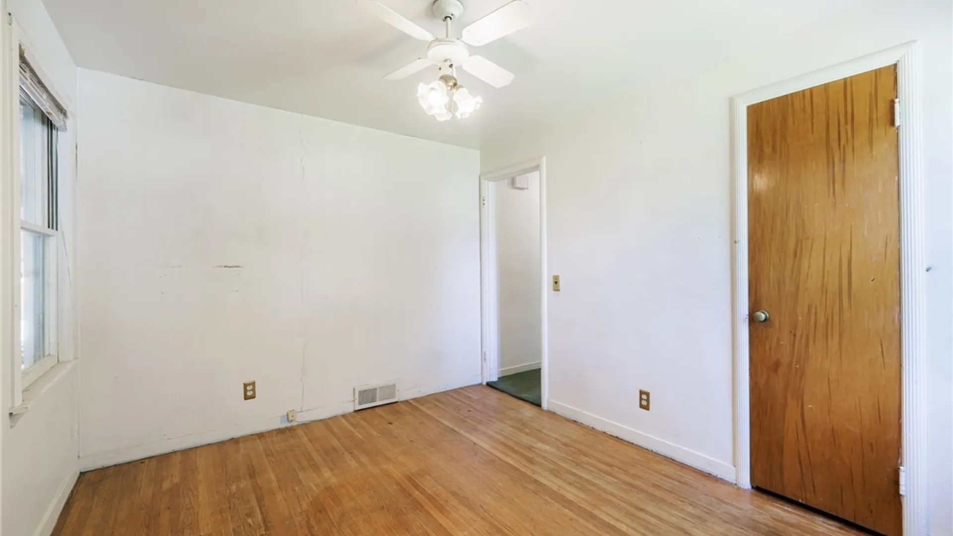 Property at 262 Bancroft Drive, Greece, NY 14616 12