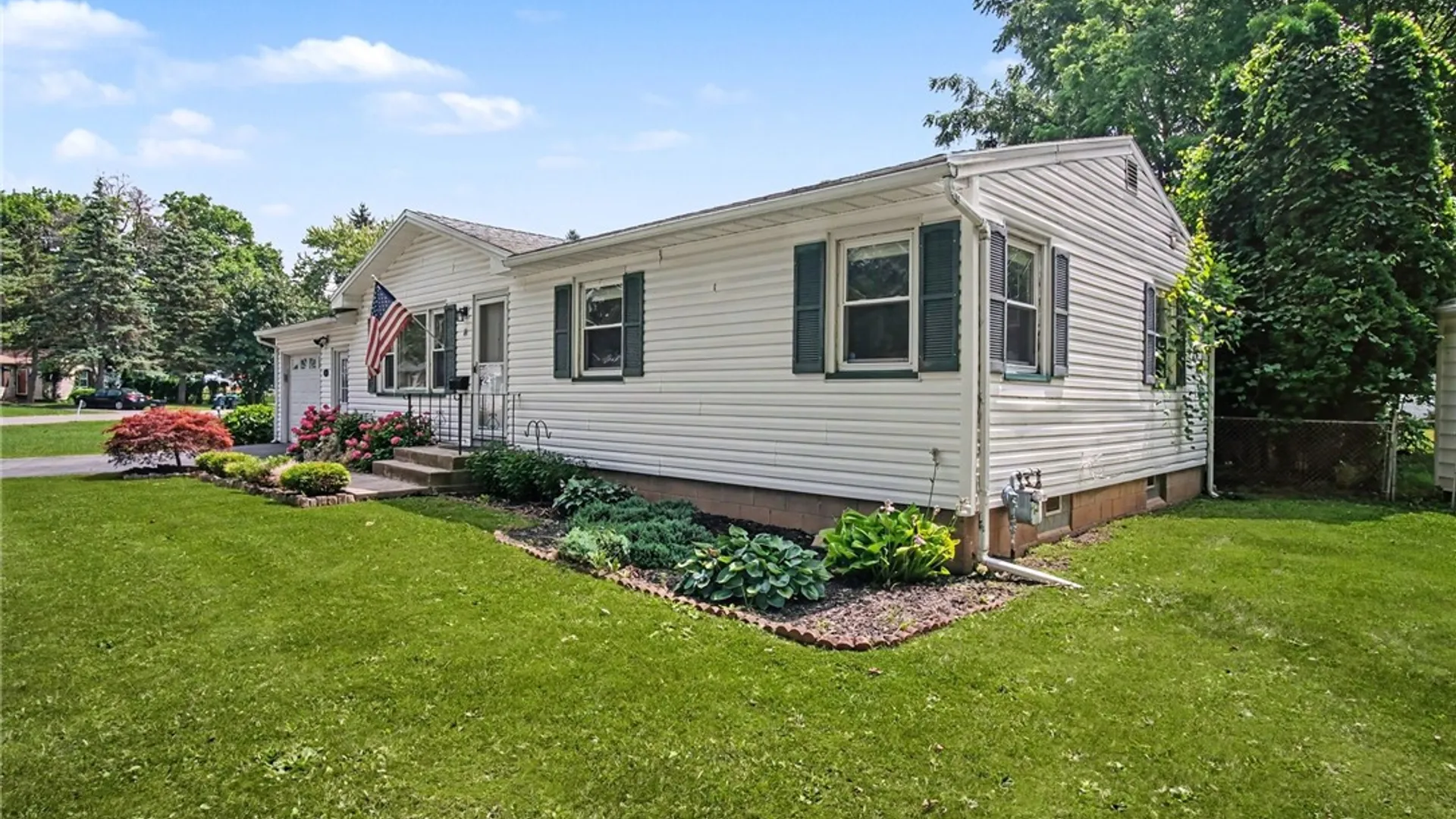 Property at 41 N Lansing Circle, Gates, NY 14624 4