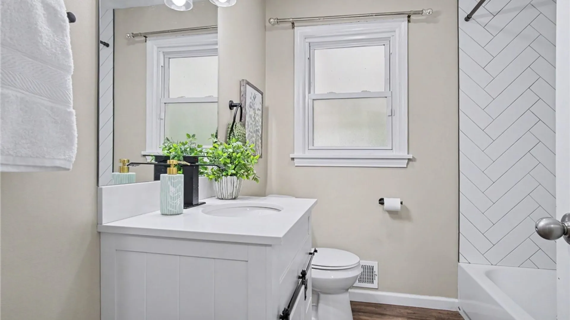 Property at 41 N Lansing Circle, Gates, NY 14624 15