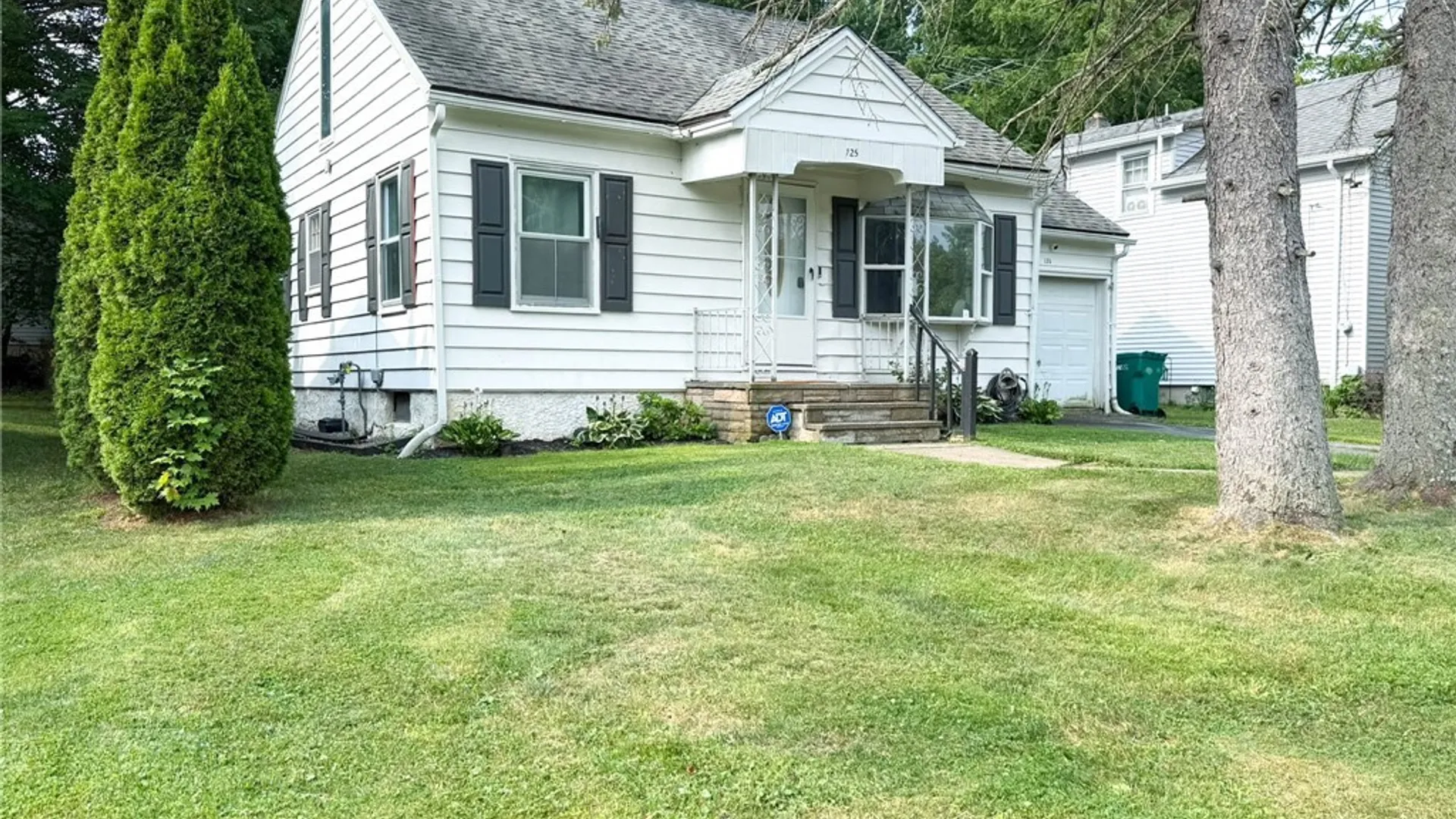 Property at 125 Merritt Place, New Hartford, NY 13413 2