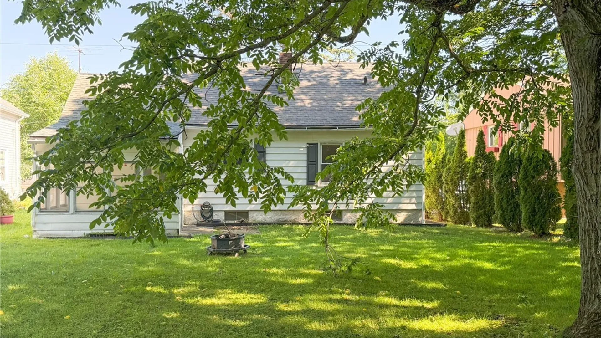 Property at 125 Merritt Place, New Hartford, NY 13413 45