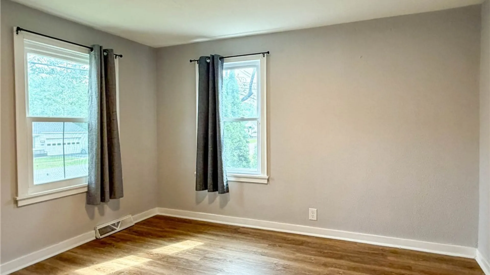 Property at 125 Merritt Place, New Hartford, NY 13413 21