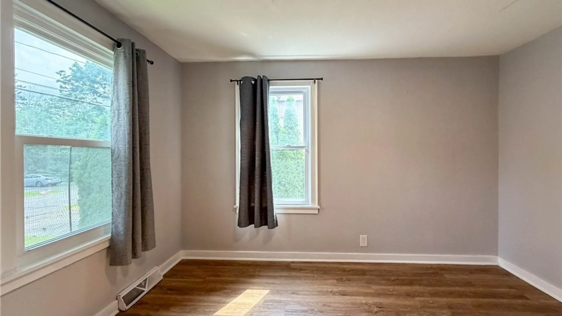 Property at 125 Merritt Place, New Hartford, NY 13413 22