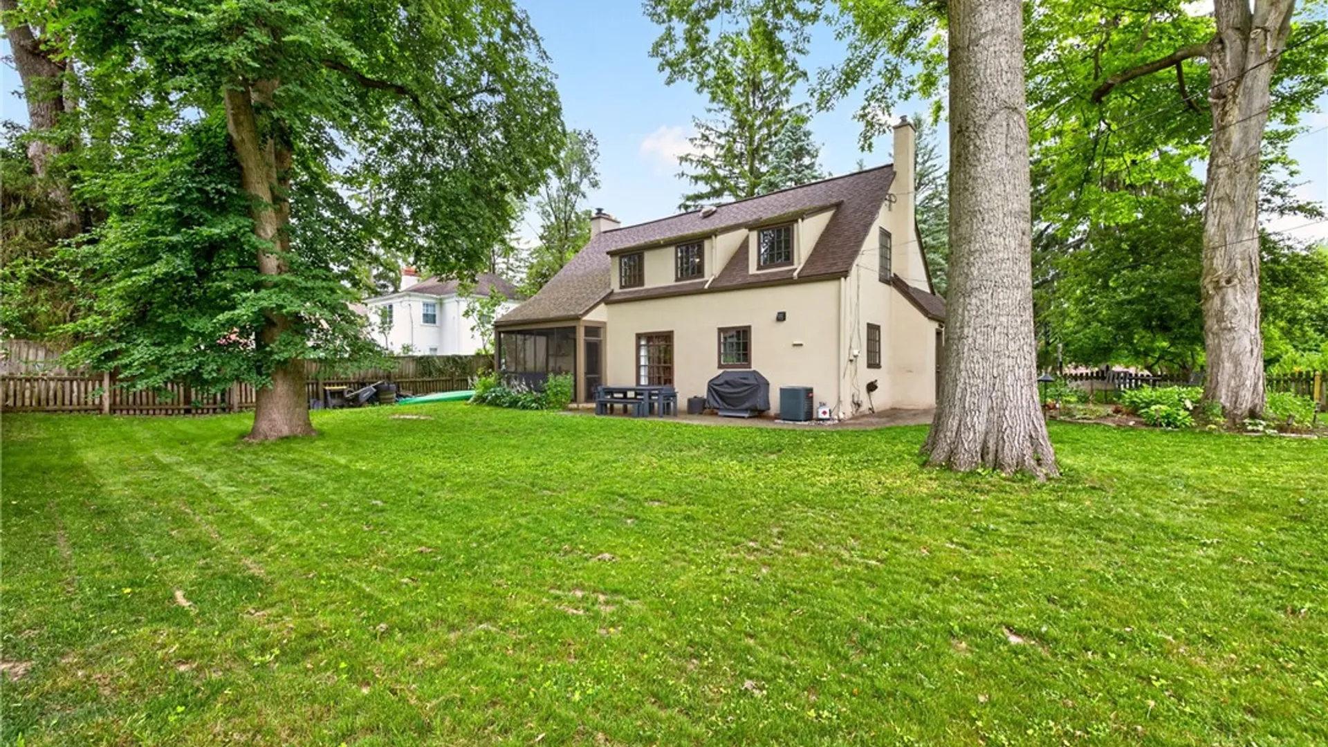 Property at 33 Fair Oaks Drive, Perinton, NY 14445 4