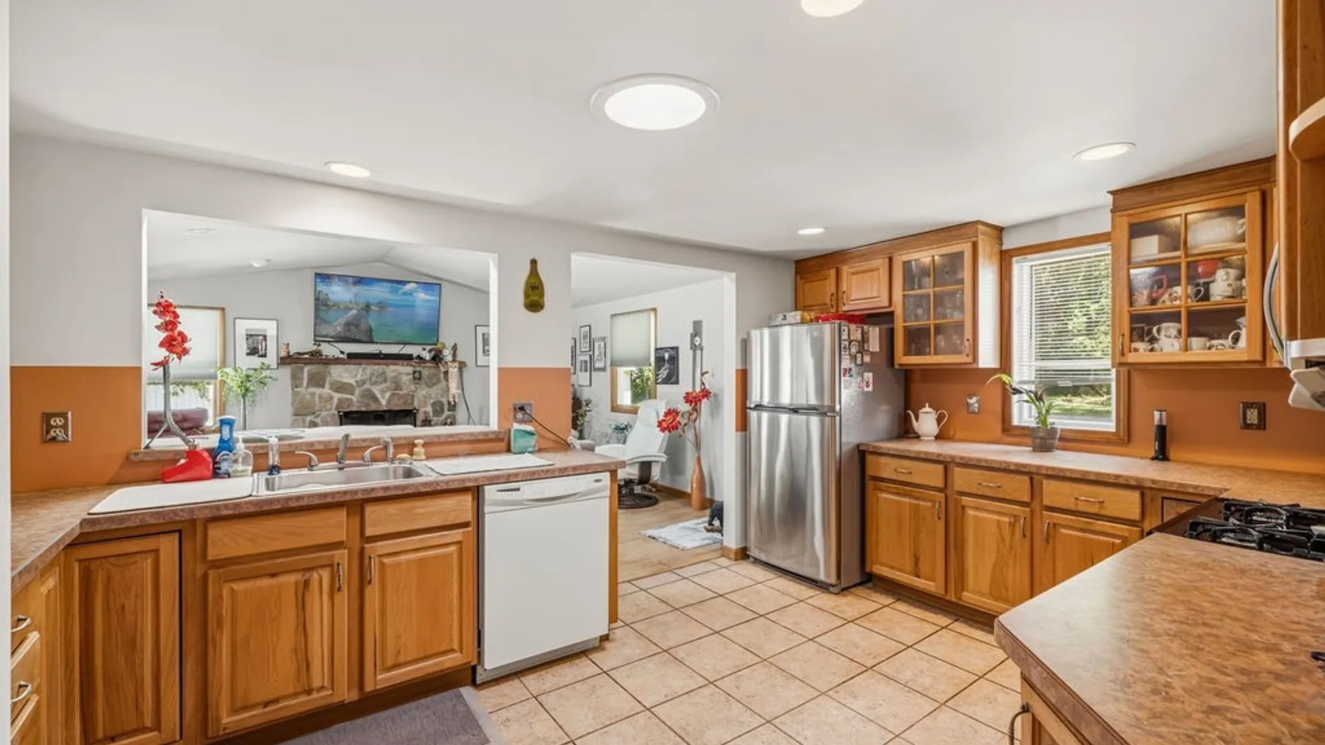 Property at 150 N French Road, Amherst, NY 14228 4
